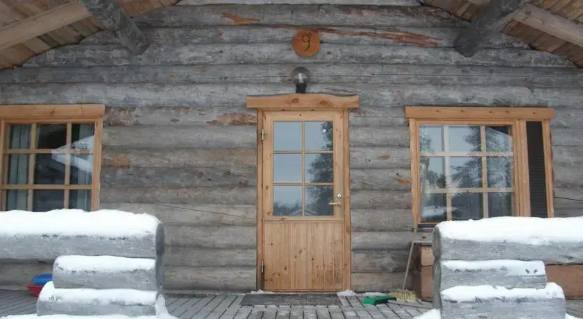 Saariselkä Inn Log Cabins