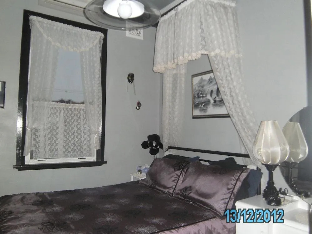 Hamilton Heritage B & B
