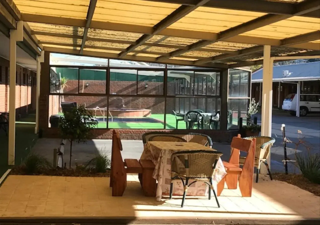 Elm Court Motel