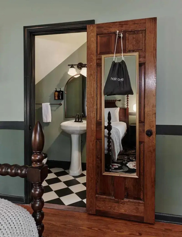 Hideaway Inn Lenox