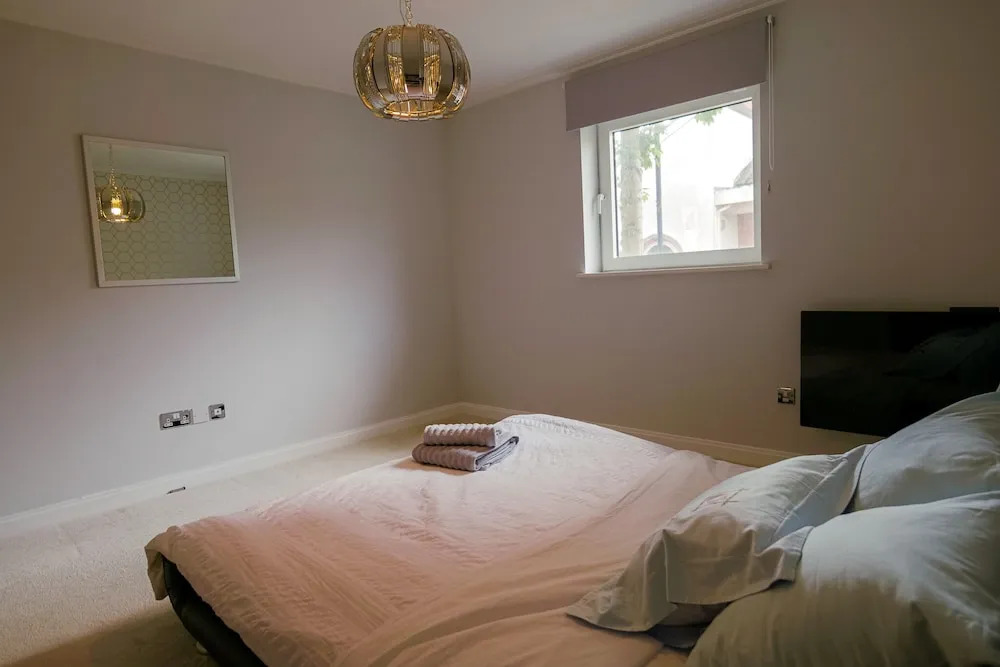 Stunning Holiday Stay With Free Gym and Parking