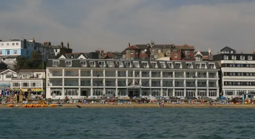 Carlton Hotel