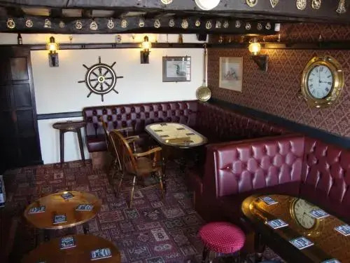 The Golden Ball Cottages