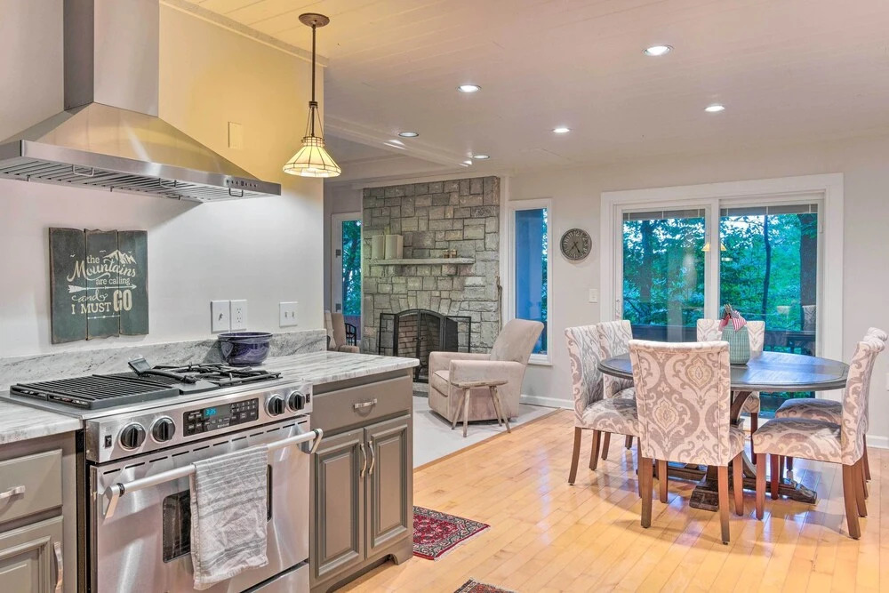 Highlands Home w/ Fireplace, Views, & Trails!