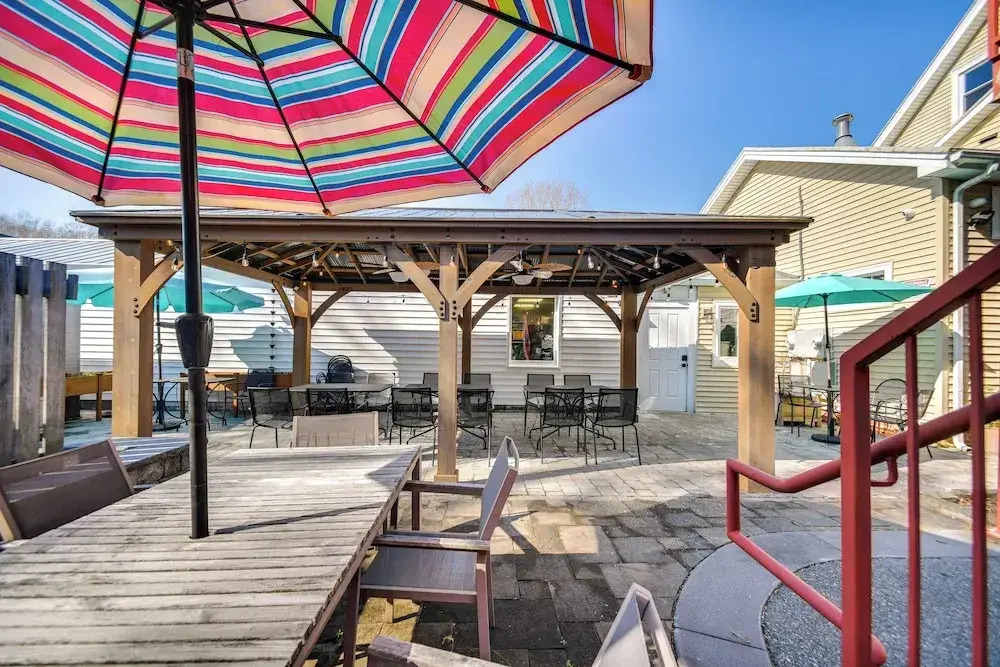 Family-friendly Main St Gloucester Apt w/ Balcony!