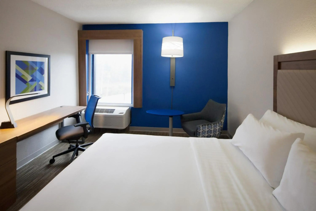 Holiday Inn Express Hotel & Suites Nashville Brentwood 65S
