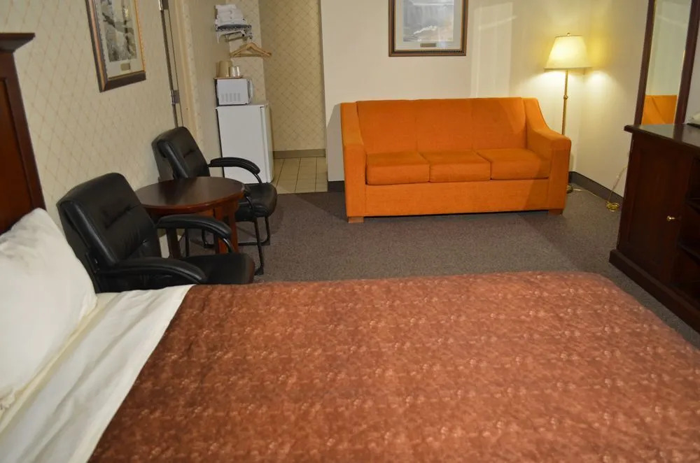 Americas Best Value Chalet Inn and Suites Niagara Falls