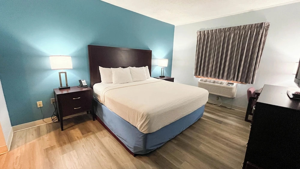 Studio 6 Suites   Tiffin, Oh