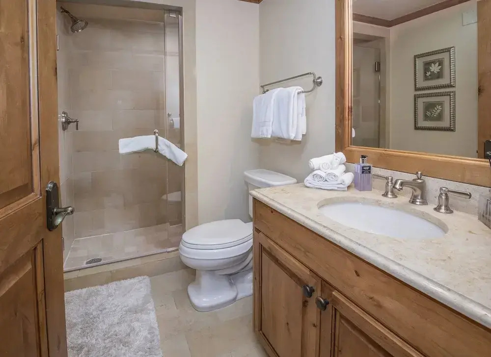 Vail Mountain View #402 4 Bedroom Condo