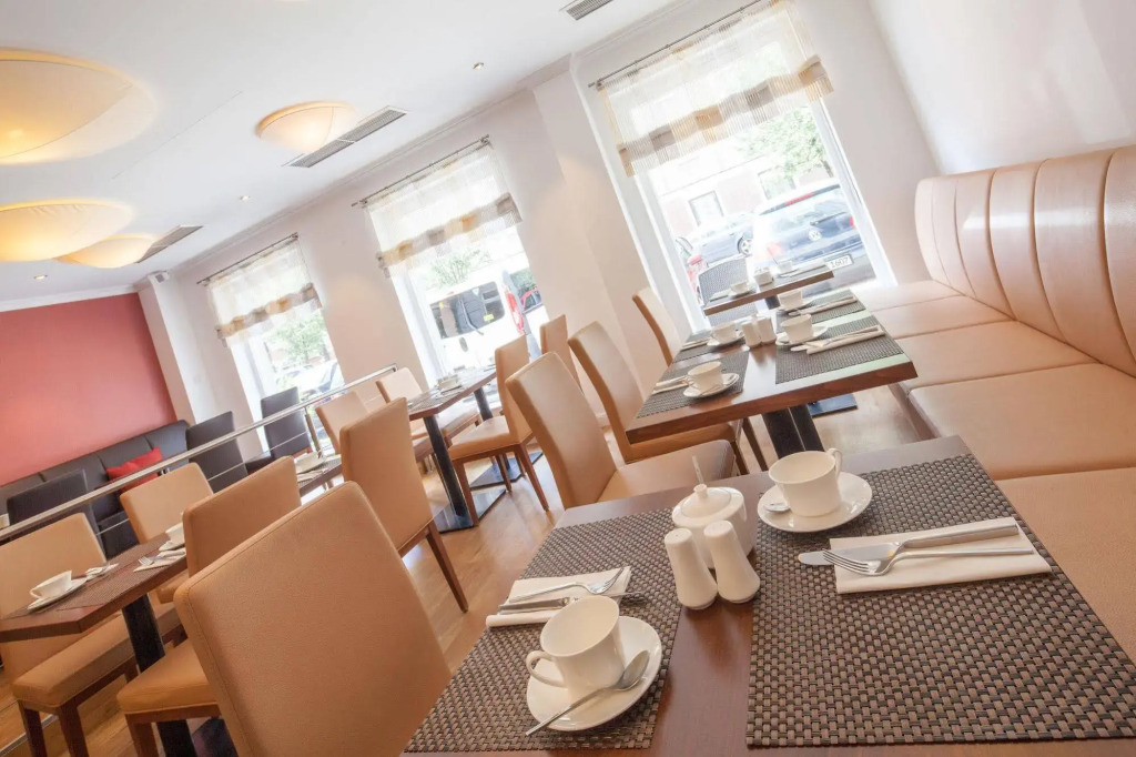 ADELANTE Boutique Hotel