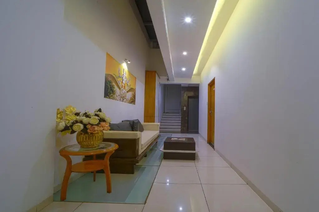 Hotel SRI SRI EXECUTIVE KOLHAPUR NEAR MAHALAXMI TEMPLE