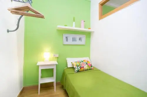 Ro Lively and bright apartment next to Blai st