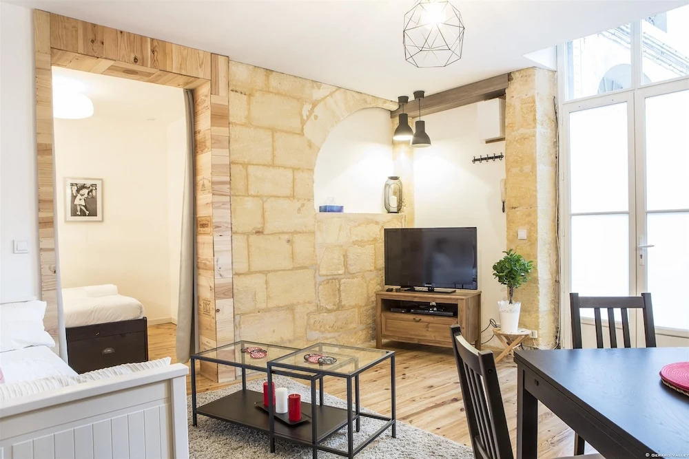Appartement une chambre Cheverus 36