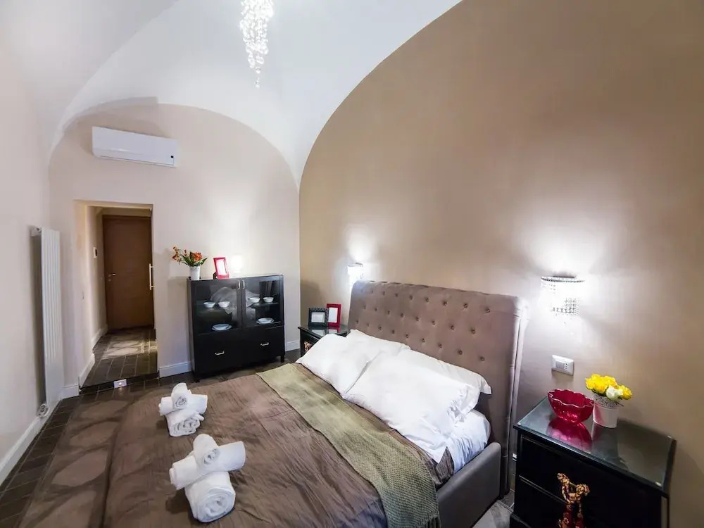 Rent In Rome - Opera Style
