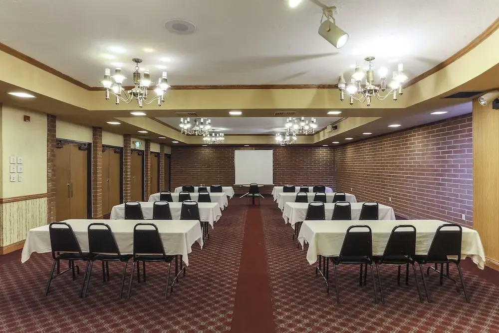 Airport Inn Hotel