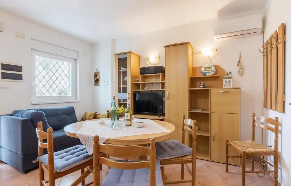 Amazing Apartment In Pula With Wifi