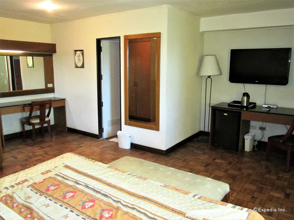 Country Village Hotel