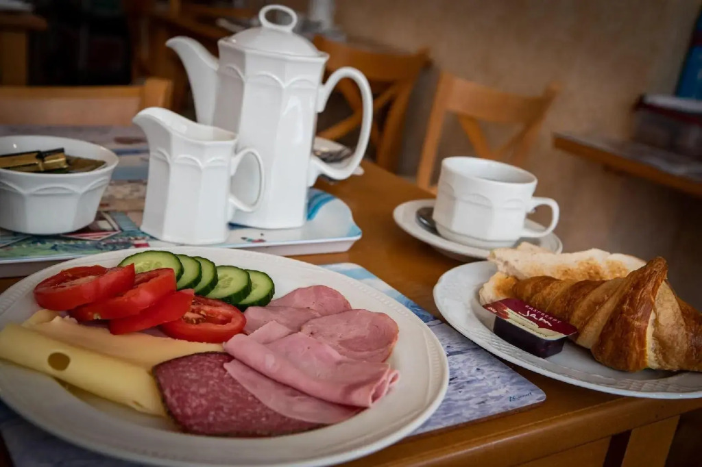 The Raincliffe Hotel