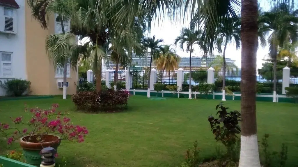 Beach Studio 4