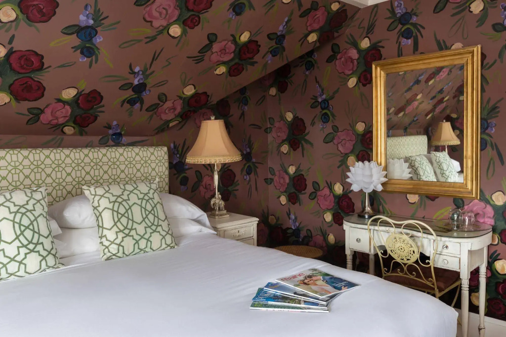 Pomegranate Inn