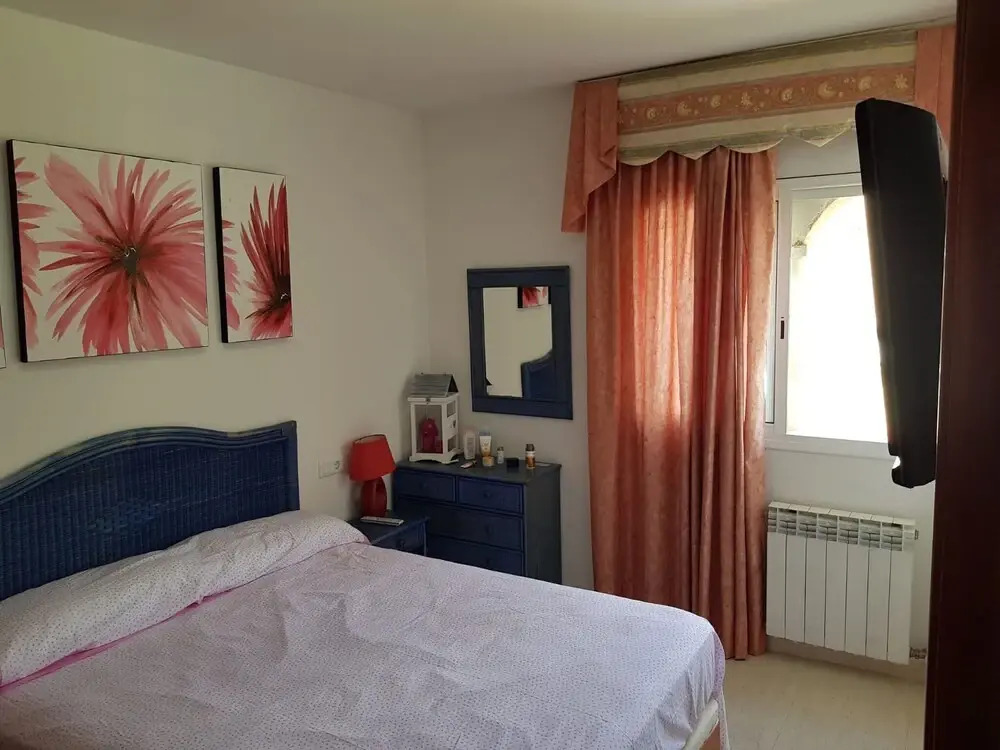 Lovely Holiday Home in Fràncas with Hot Tub