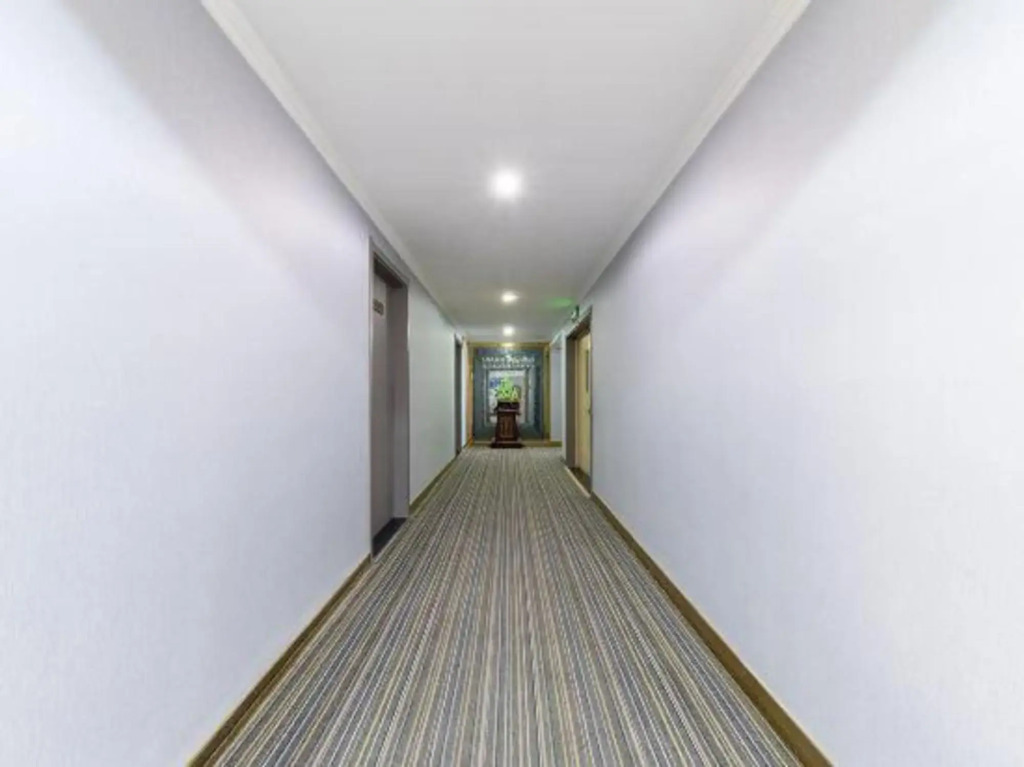 Changzhou QMAX Express Hotel (Jintan Yaohan Store)