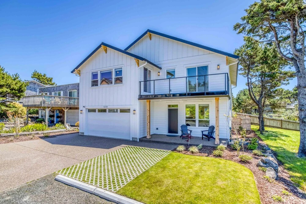 Luxurious Ocean Views and Fun Amenities - Gorgeous Beach Retreat