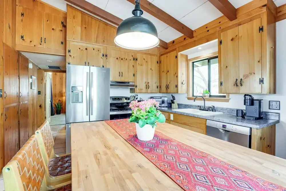 Family Mountain Getaway, Retreat to the Cool Pine