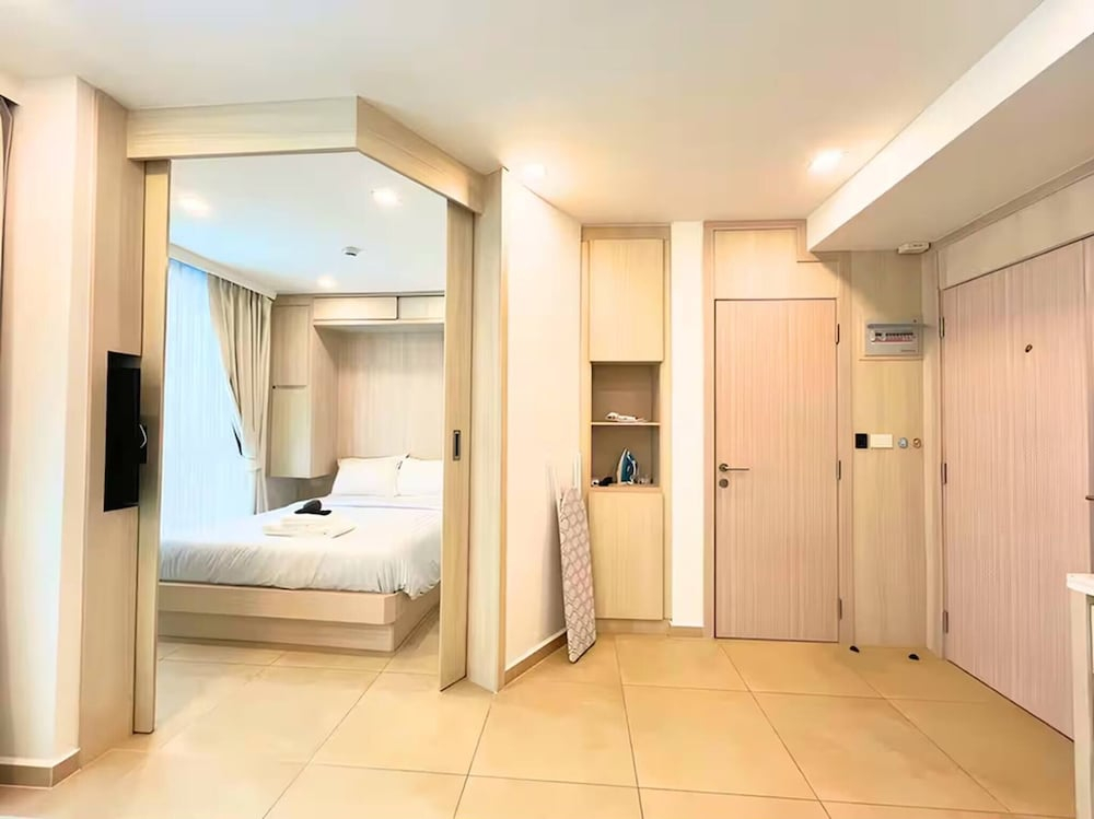 Resort Style Living - Great Location At Pattaya