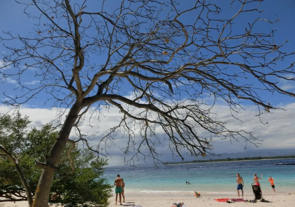 Lombok Holiday Hotel