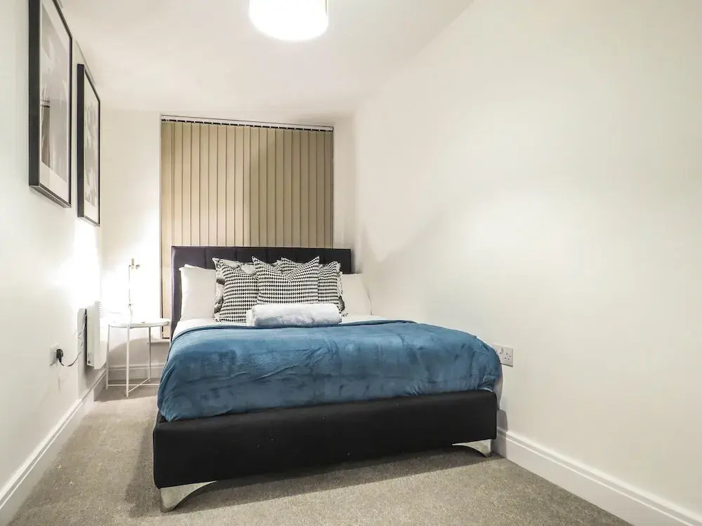Tudors - JQ Apartments - Double & Twin