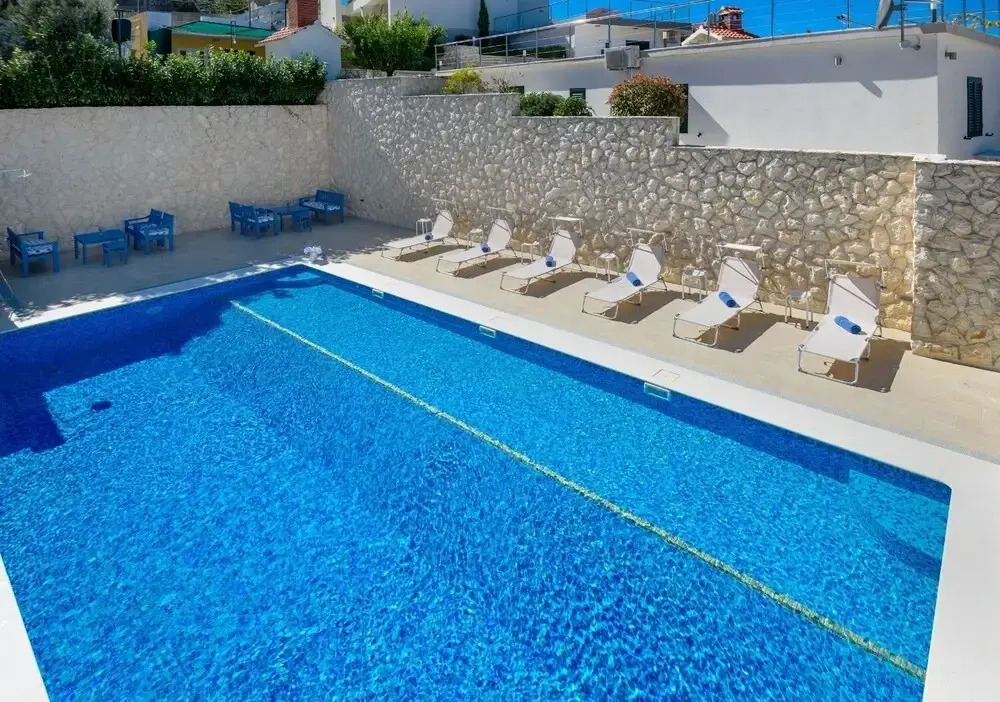 Apartments Bisernica