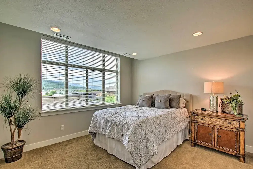 Edgewater Townhome ~ 7 Mi to Snowbasin Resort