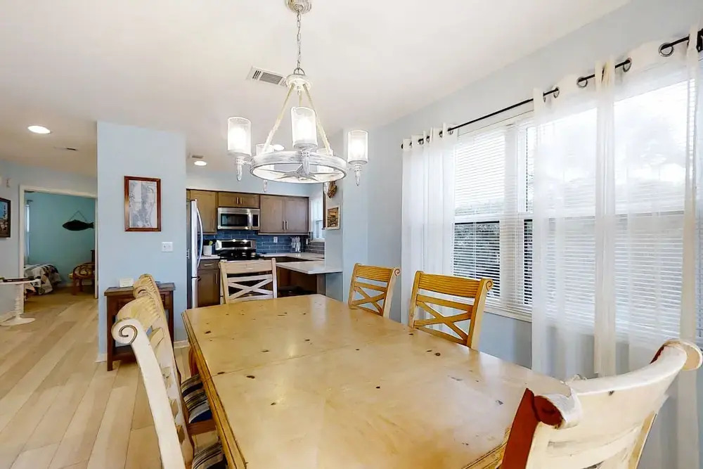 Lovely Oceanfront Townhome W/free Wifi, Central AC, Shared Pool, Private W/D