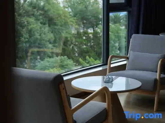 Meihao EZZI Hotel (Yuxi Xinping Ethnic Square)