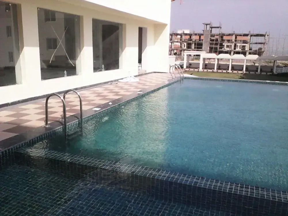 Hotel East West