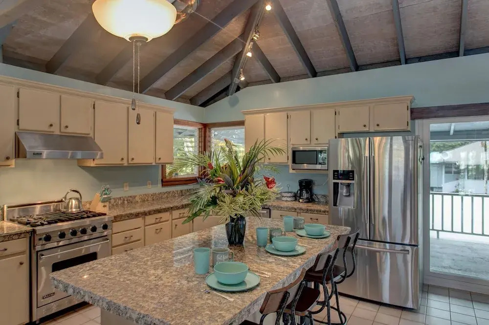 Kaloli Sunrise By The Sea 2 Bedroom Home by Redawning
