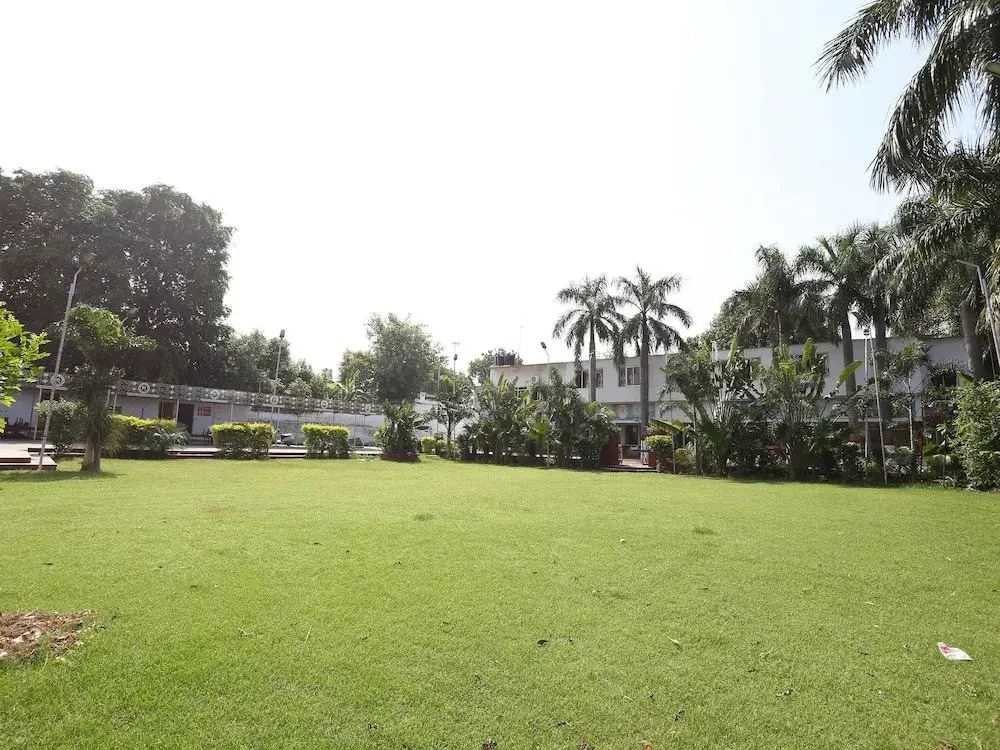 OYO 18501 The Palms Resort