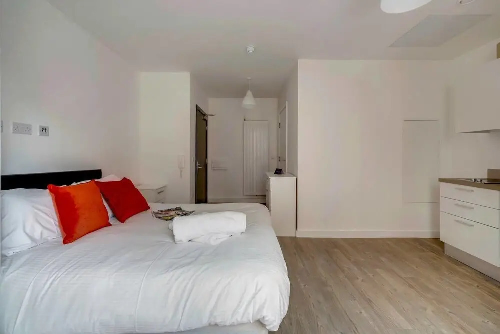 Central Liverpool Studio For 2 Guests!