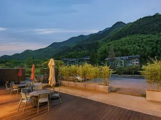 Cloud RAINBOW· Monet Garden · Stream Tracing Resort Homestay