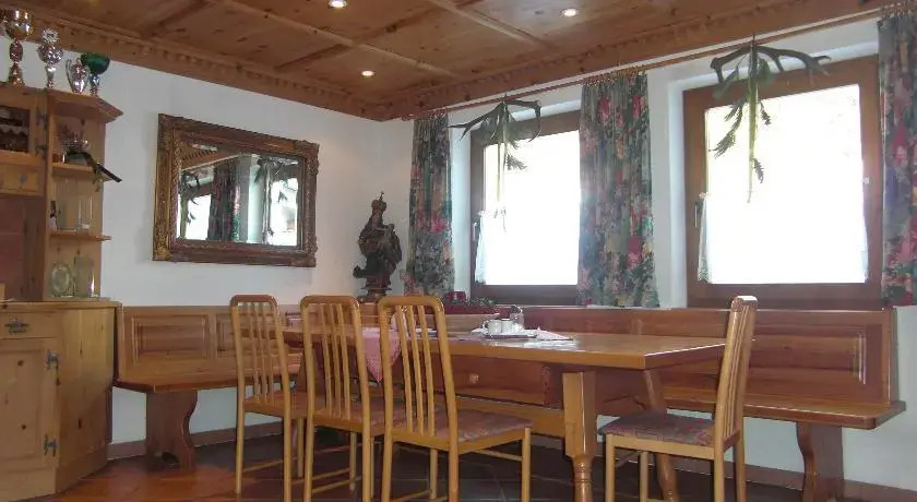 Apart Gabriele Pure Alpin Style St Anton - Mountain Hideaway with Sommercard premium & Dog Love, fully electronic