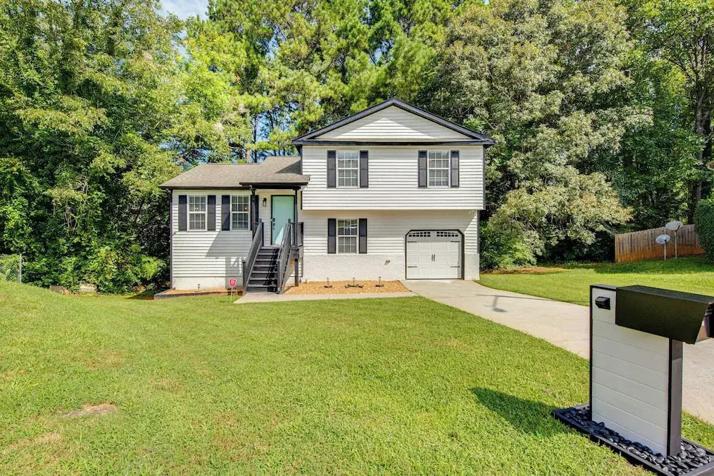 7 Mi to Dtwn Atl: Upscale Family Home w/ Balcony