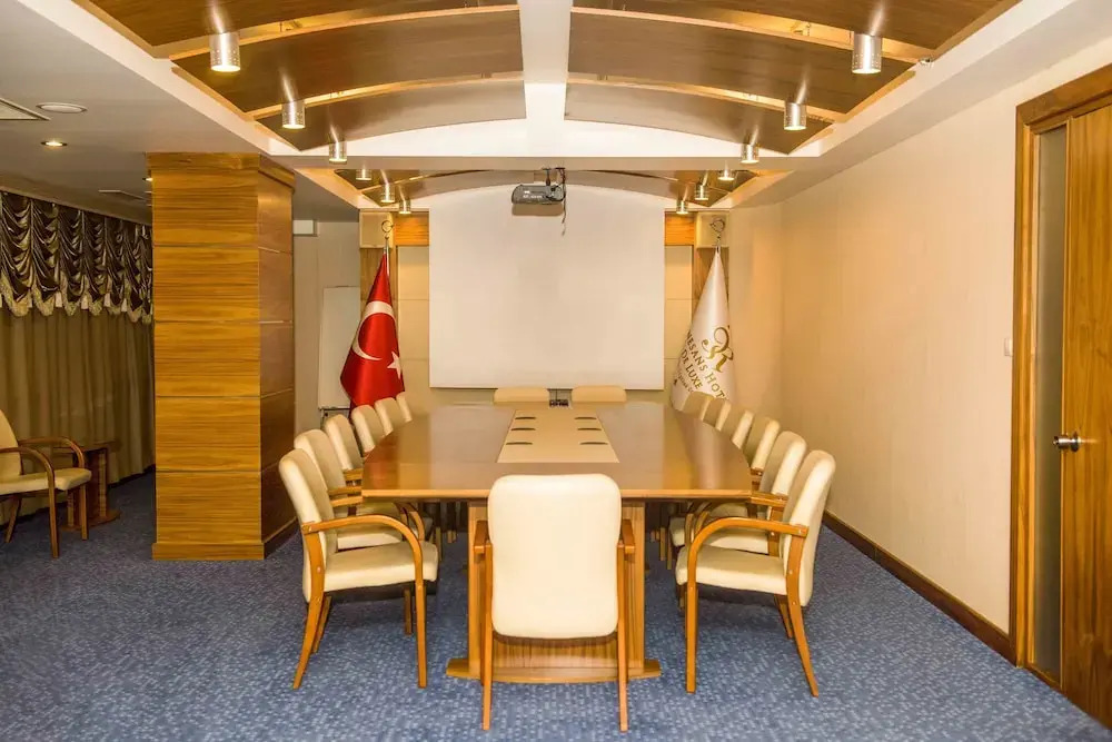 Ozgobek Ronesans Hotel De Luxe