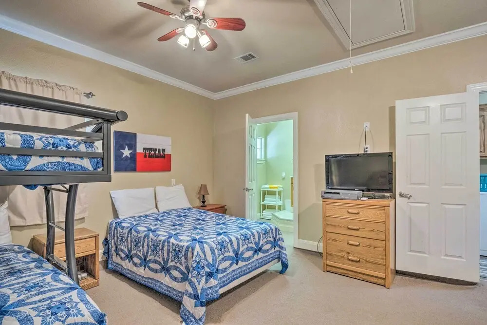 Covered Deck & 2-story Dock: Lake Travis Home!