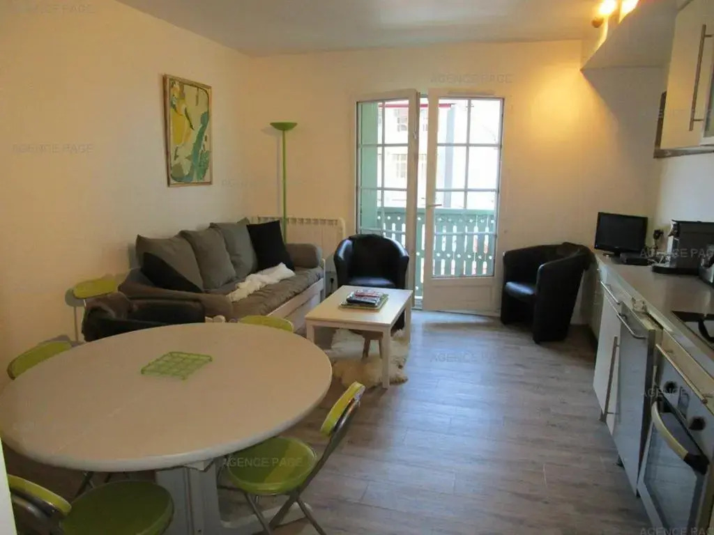 Appartement Cauterets, 3 pièces, 6 personnes - FR-1-234-241