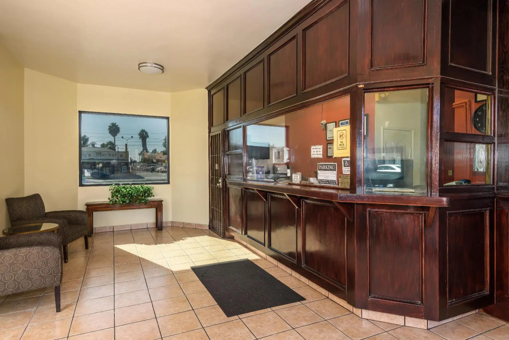 Sea Rock Inn - Los Angeles