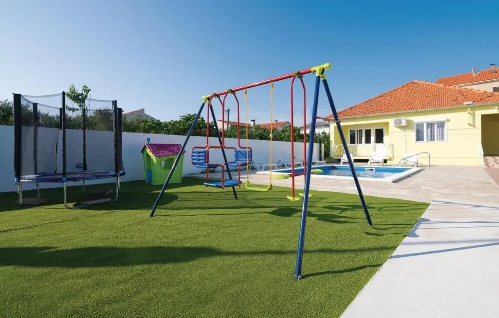 Family friendly house with a swimming pool Sukosan, Zadar - 19564