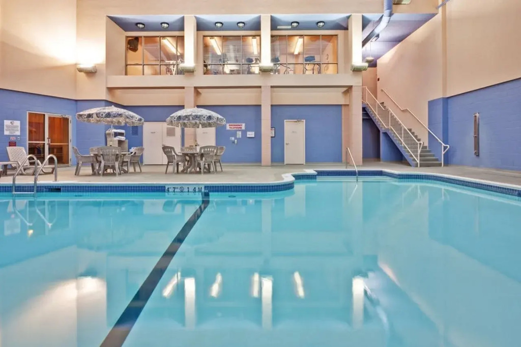 Holiday Inn Express & Suites Mississauga-Toronto Southwest by IHG