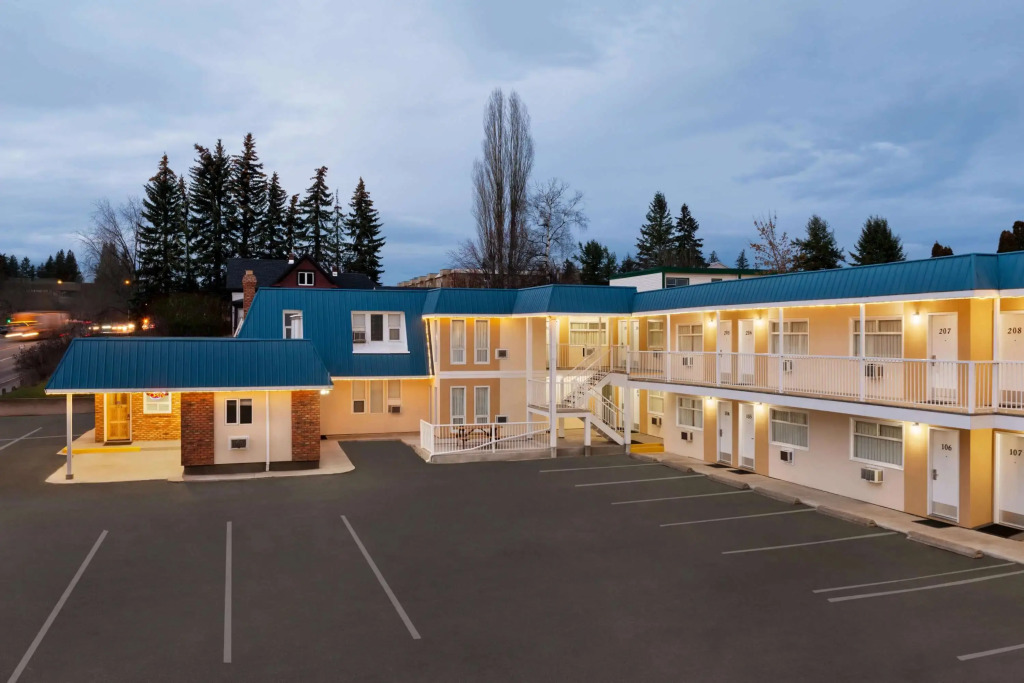 Travelodge by Wyndham Quesnel BC