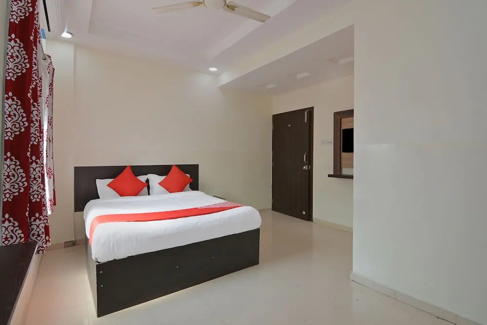 Krishna Palace Guest House by OYO